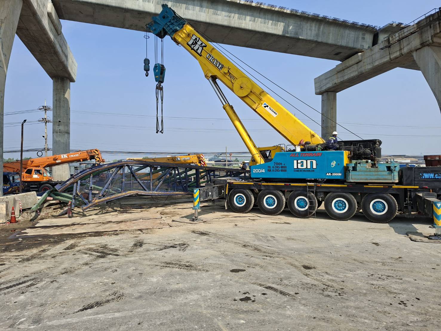 ทล. ผนึกกำลัง วสท. รื้อย้ายโครงสร้างเหล็ก LG จุดเกิดเหตุพระราม 2 ย้ำความปลอดภัยสูงสุดทุกขั้นตอน พร้อมเร่งเยียวยาผู้ได้รับผลกร