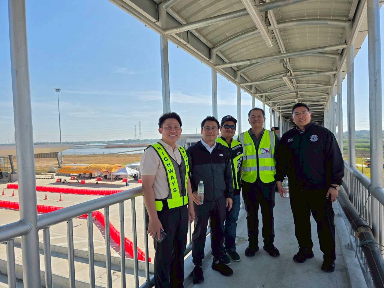 มิตรภาพยังคล่องตัว! อธิบดีกรมทางหลวง ลงพื้นที่ตรวจจราจร M6 มุ่งเน้นการเดินทาง "สะดวก-ปลอดภัย" พร้อมรองรับประชาชนกลับกรุงเทพฯ