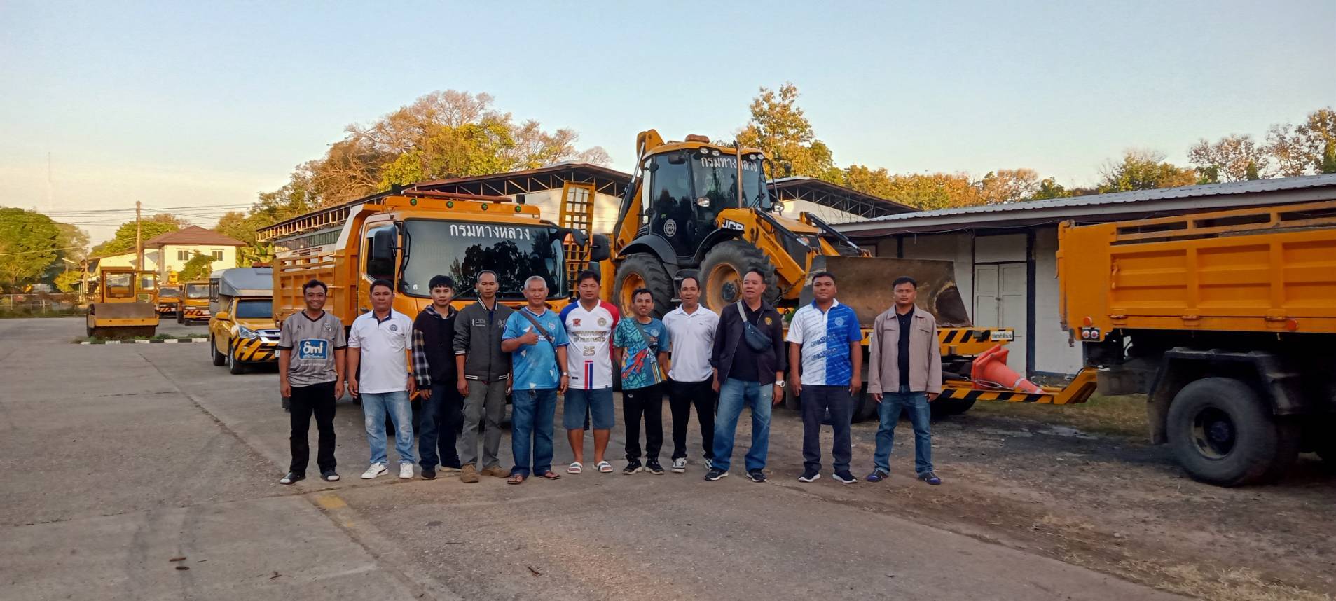 กรมทางหลวงระดมพล–เครื่องจักรจากทั่วประเทศ! เผยภารกิจฟื้นฟูหาดใหญ่ คืบหน้า 22.95% เตรียมส่งกำลังเสริมอีก 60 คัน