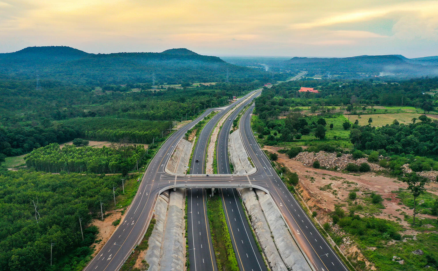 รูปทางหลวงหมายเลข 12 เส้นทางมุกดาหาร-กาฬสินธุ์