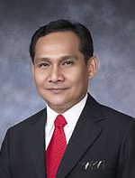 นายอุดมเดช รัตนเสถียร